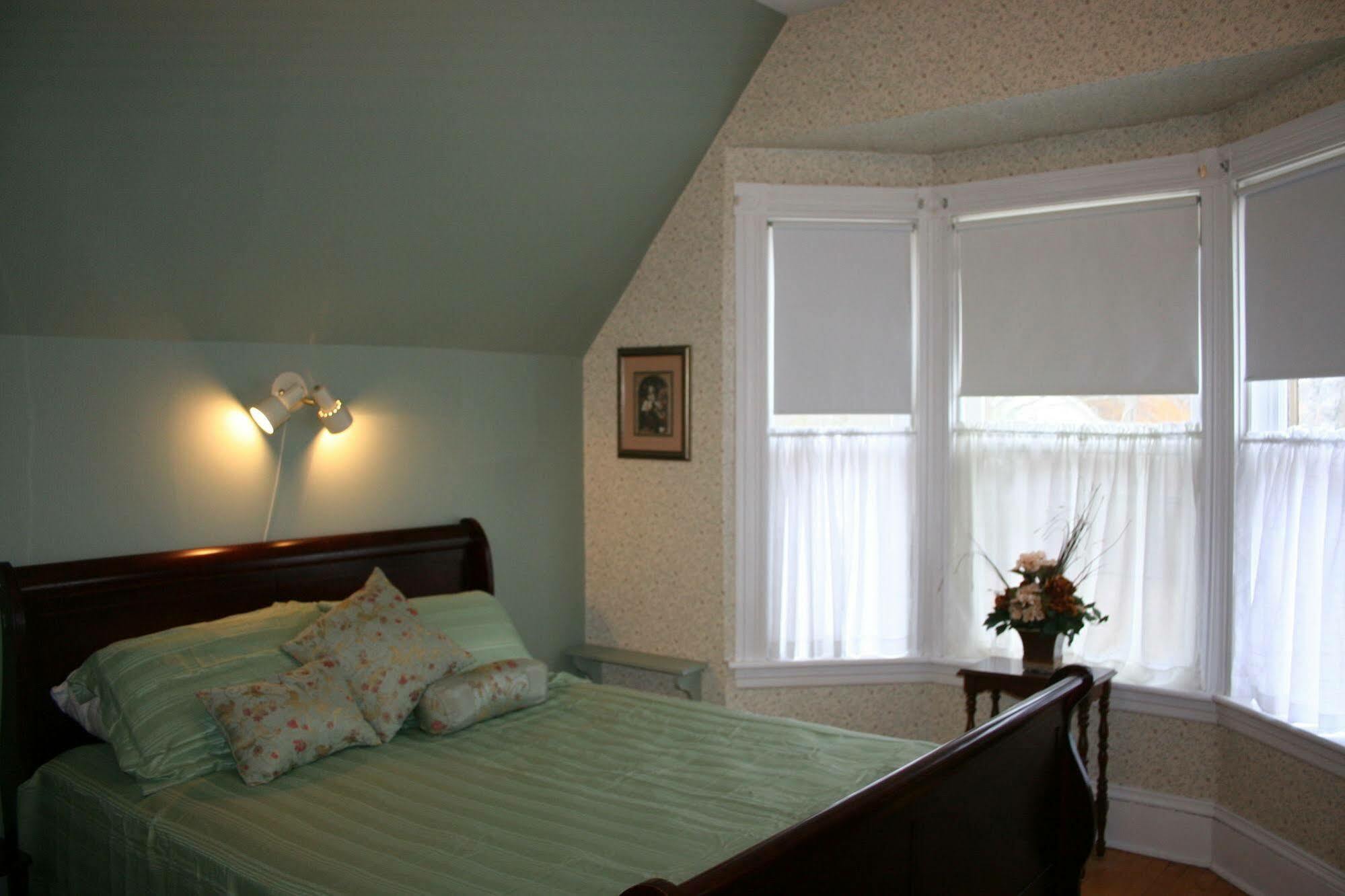 Sackville Bed And Breakfast Bagian luar foto