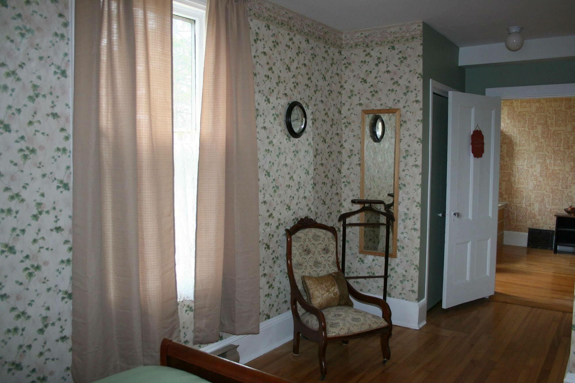 Sackville Bed And Breakfast Bagian luar foto