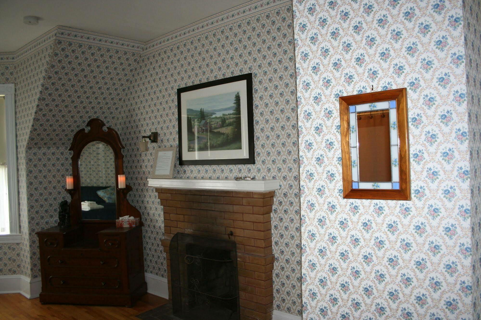 Sackville Bed And Breakfast Bagian luar foto