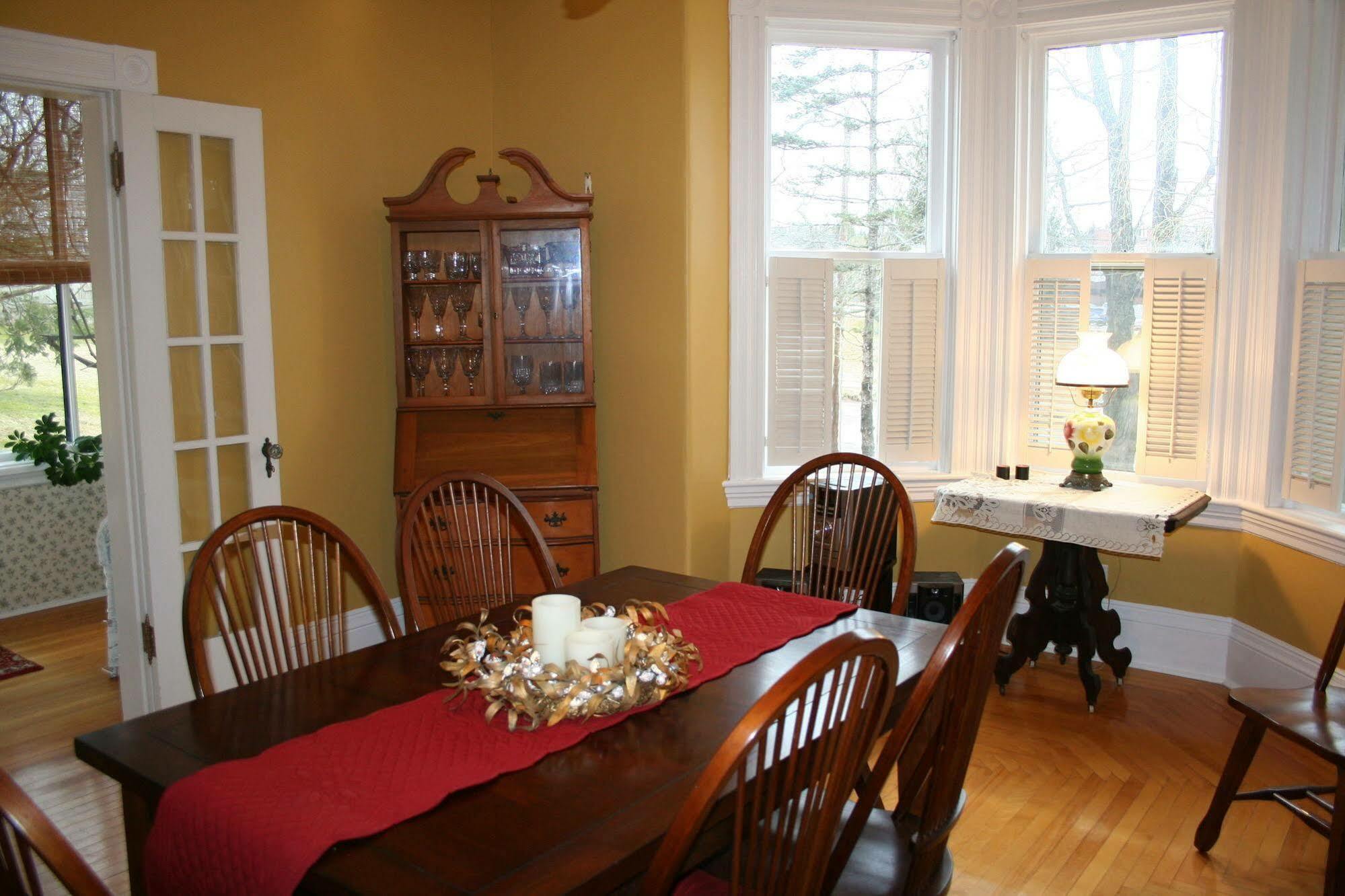 Sackville Bed And Breakfast Bagian luar foto