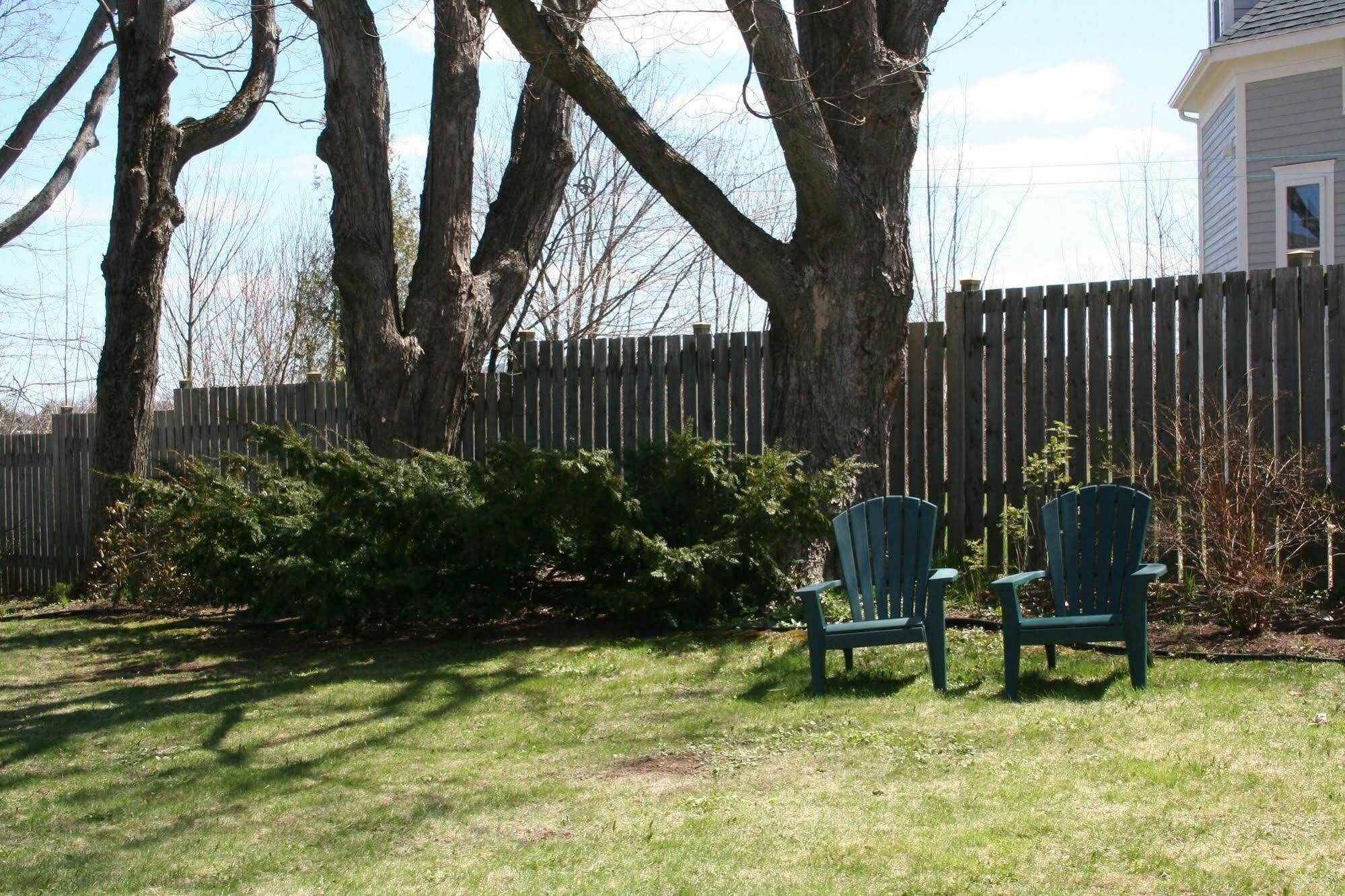 Sackville Bed And Breakfast Bagian luar foto