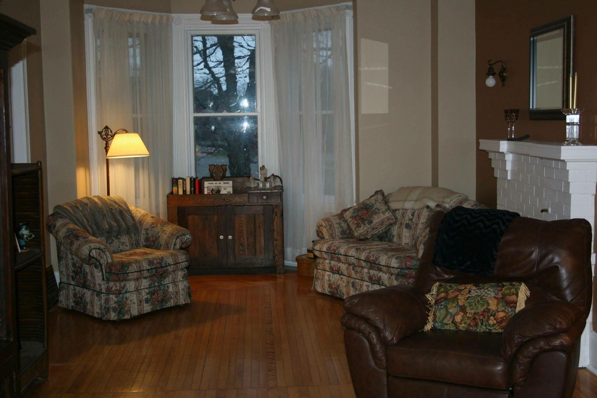 Sackville Bed And Breakfast Bagian luar foto