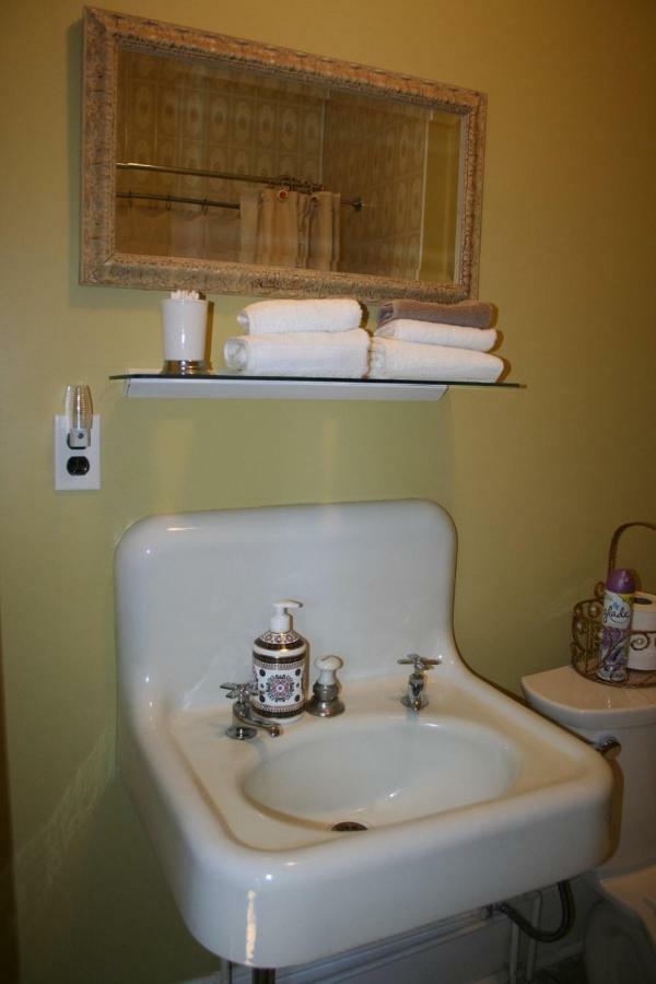 Sackville Bed And Breakfast Bagian luar foto