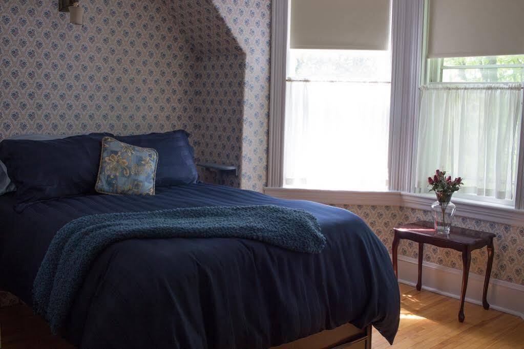 Sackville Bed And Breakfast Bagian luar foto